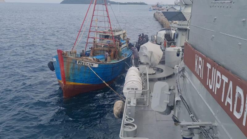 Bandel Tangkap Ikan Di Natuna 3 Kapal Ikan Vietnam Ditangkap TNI
