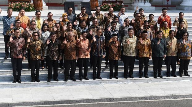 Pengamat Kabinet  Jilid  II  Jokowi  Hanya Kompromi Politik 