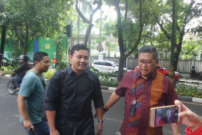 Putra Sulung Risma Mengaku Siap Menggantikan Ibunya Jadi Walikota Surabaya 19