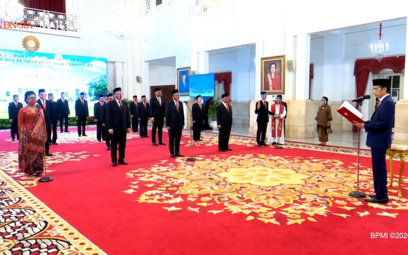 Jokowi Lantik 20 Duta Besar RI, Berikut Daftarnya 1
