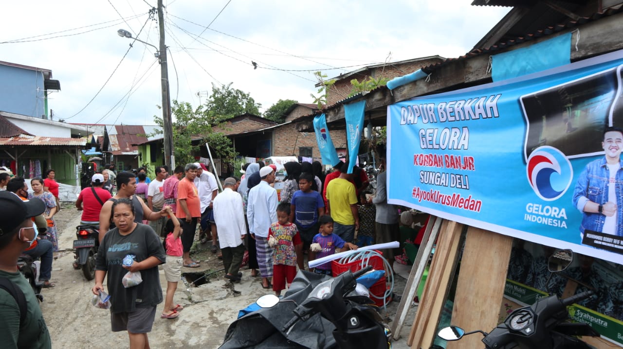 Medan Dikepung Banjir, Partai Gelora Dirikan Dapur Berkah di 15 Titik Rawan 1