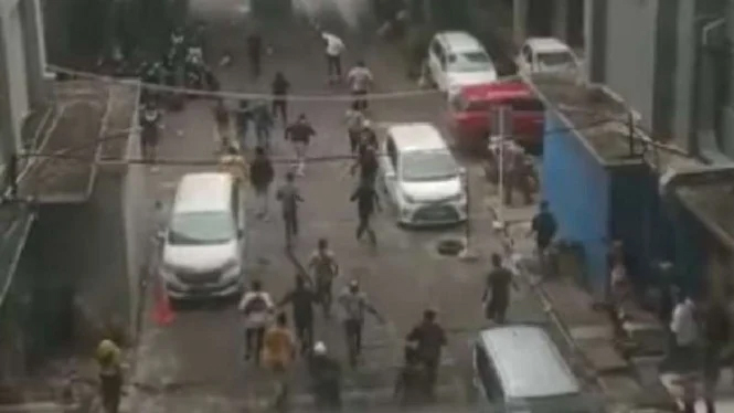 Viral Video Ormas Bentrok di Apartemen City Park Cengkareng, Diduga Imbas Konflik P3RS dan Pengelola 1