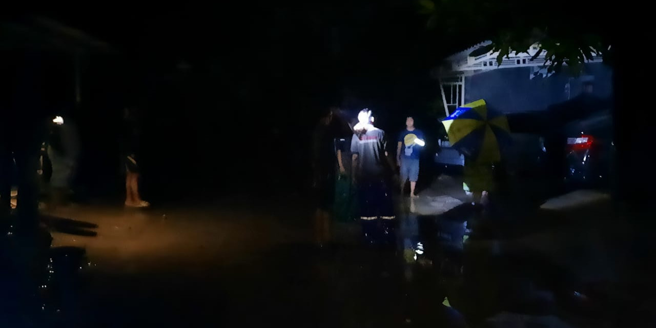 Sungai Pengkol Semarang Meluap, 33 Rumah dan 120 Jiwa Terdampak 1