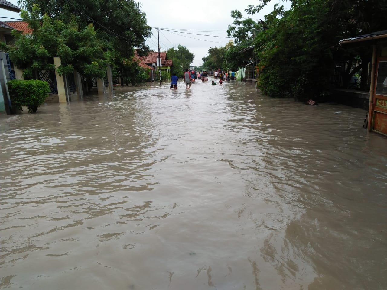 Lima Kecamatan di Cirebon Dilanda Banjir, Ratusan Rumah Warga Terendam   1