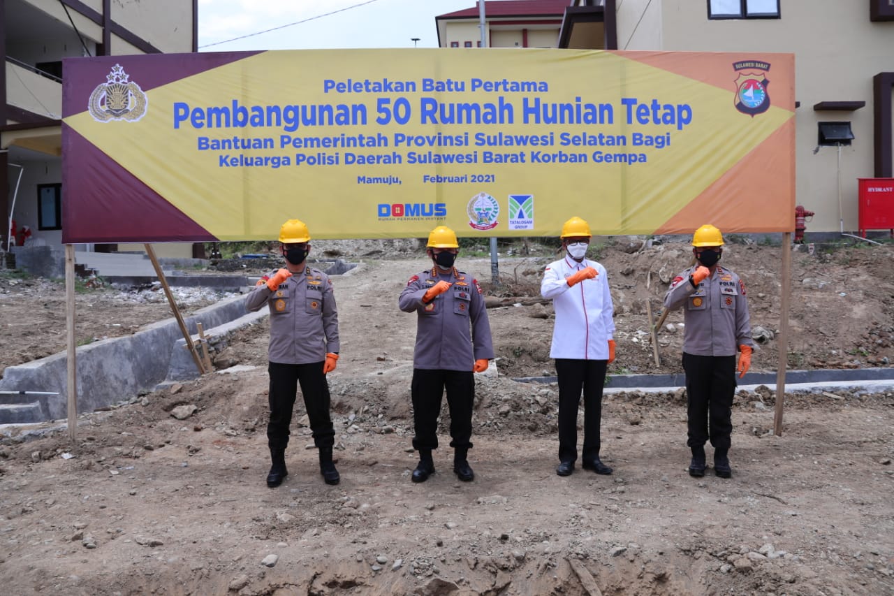 Kapolri dan Gubernur Sulsel Resmikan Pembangunan Rumah Polisi Korban Gempa di Sulbar 1