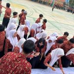 Pelajar SMAN 8 Kabupaten Tangerang menandatangani petisi tolak tindakan pelecehan seksual. Foto; Satelit News 