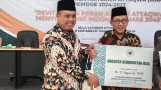 Inayatullah esmi ditetapkan sebagai anggota kehormatan Ikatan Keluarga Abiturien Attaqwa (IKAA) pada Musyawarah Nasional (Munas) ke-XIII di Aula Yayasan Attaqwa, Minggu, 14 Juli 2024.